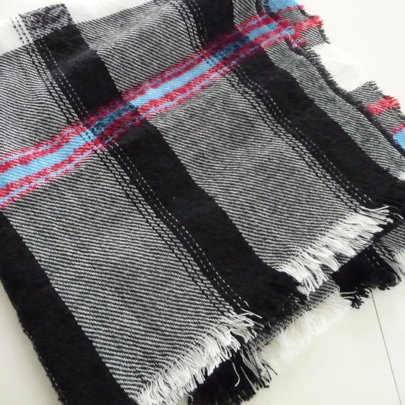 WOMENS NORDSTROM NATASHA SOFT PLAID BLANKET SCARF - Picture 2 of 3